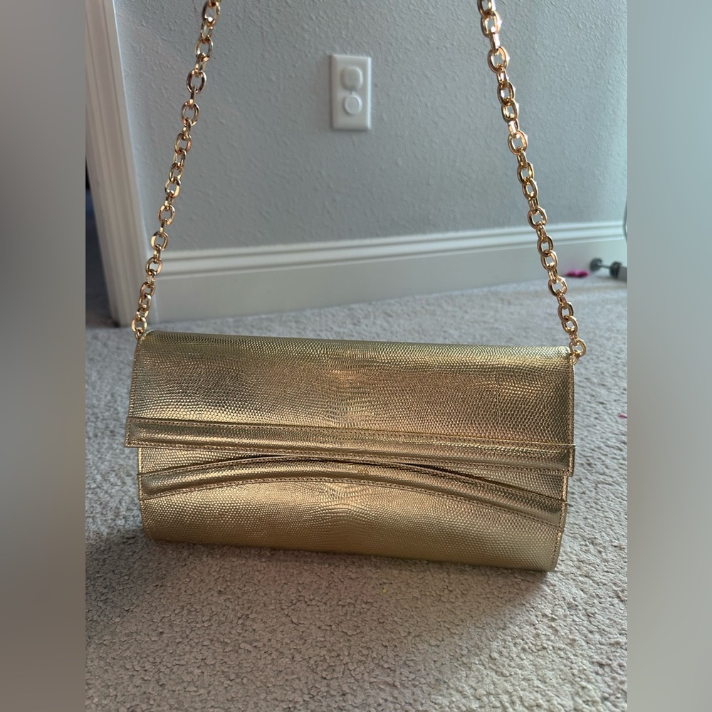 Andalossi/ Elegant Gold Textured Clutch with Chain Strap